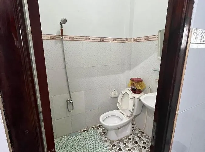 Cát Phượng *